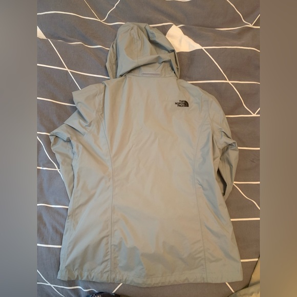 The North Face Venture’s windbreaker - Picture 2 of 3